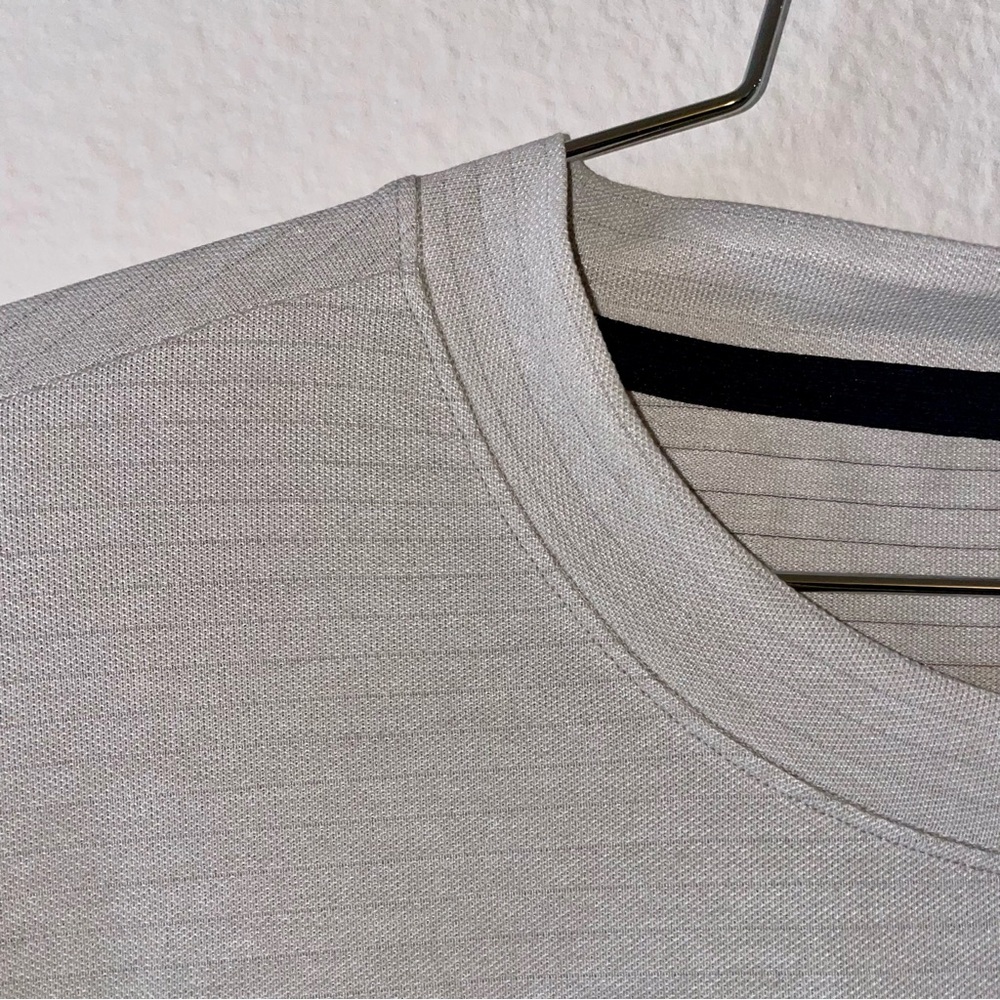 FINAL RESTOCK! Mens Lululemon LINEN RELAXED FIT TRAIN SS, MSRP $78 - Picture 4 of 11